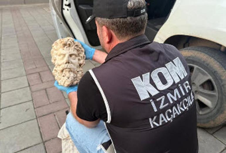 2 bin yıl öncesine ait Zeus İzmirde