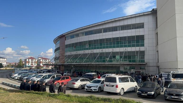 Ağrı’da 4 can alan feci kaza Pancar yüklü TIR ile otomobil çarpıştı...