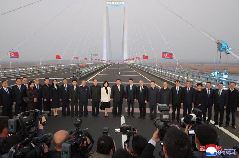 Öldü dedikleri Kim Yong-Un, Çin sınırında çıktı