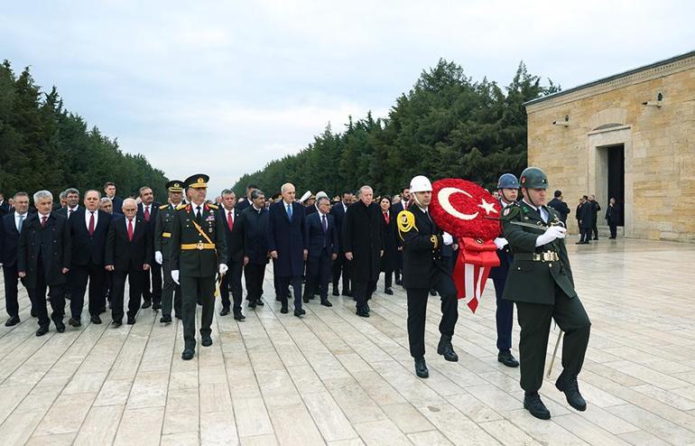 Devlet erkanı Anıtkabiri ziyaret etti