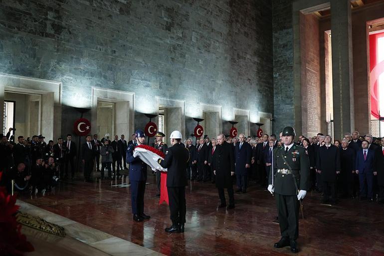 Devlet erkanı Anıtkabiri ziyaret etti