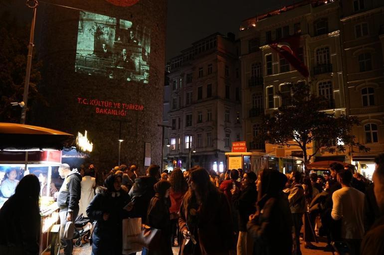Cumhuriyetin 103 yıllık ışığı Galata Kulesini aydınlattı