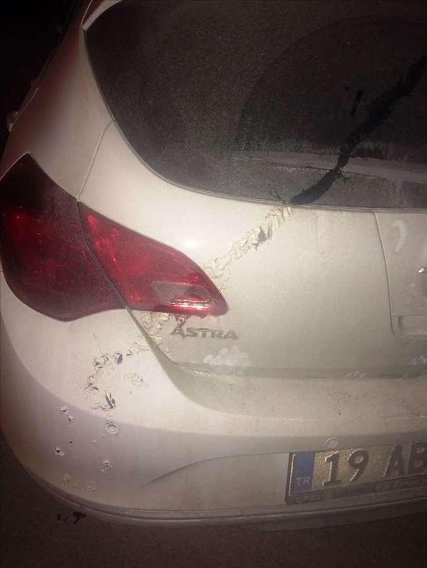 Park halindeki otomobillere kimyasal saldırı